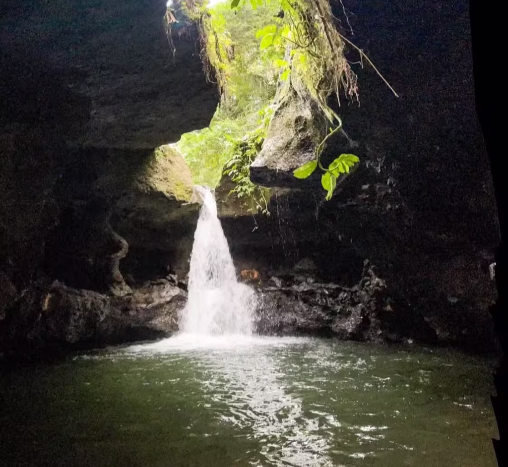 Air Terjun Epik Di Lombok